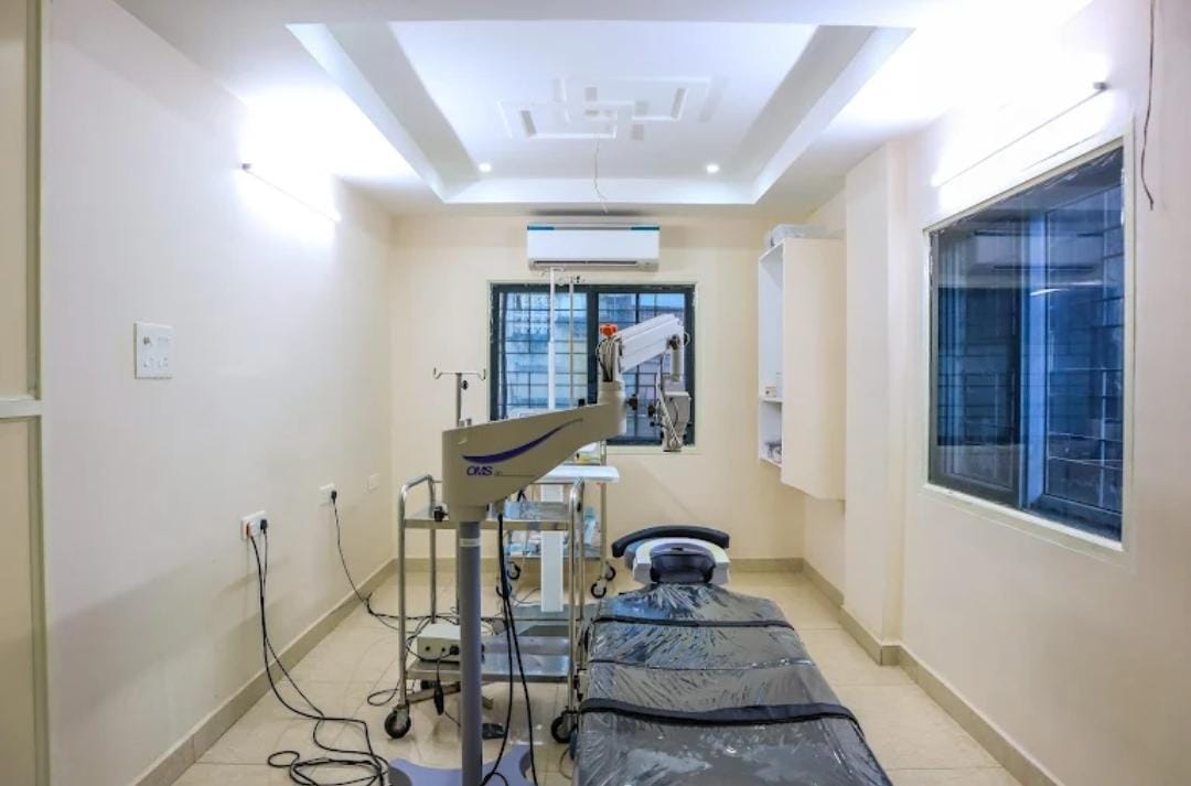 Modular Sterile Ophthalmic Operation Theatre with Operating Microscope
